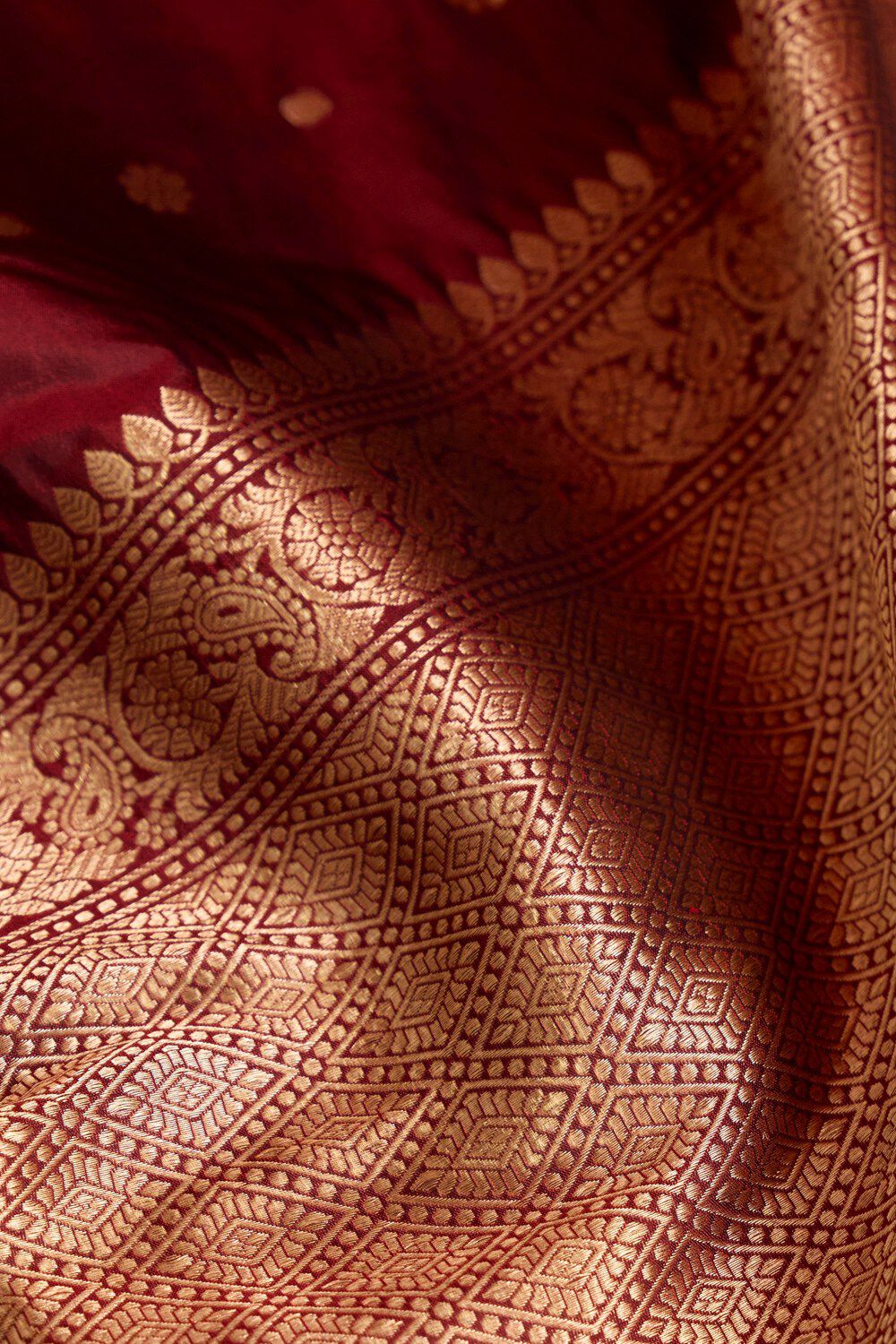 Dark Red Silk Viscose Cutwork Banaras Inspired Design Saree image number null