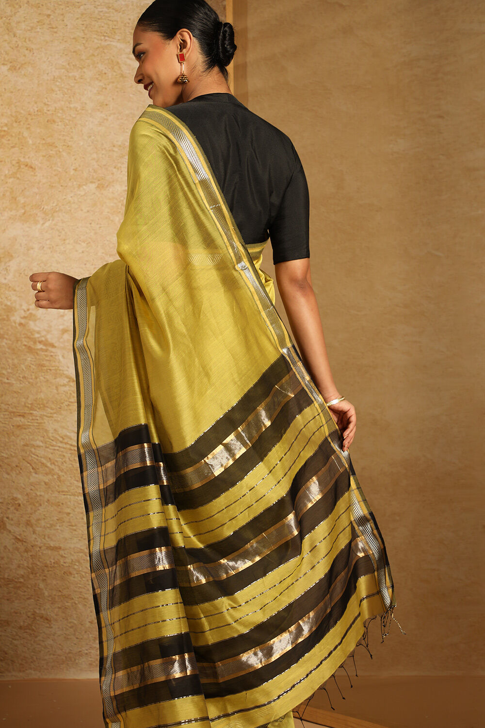 Yellow Woven Pure Silk Cotton Maheswari Saree image number null