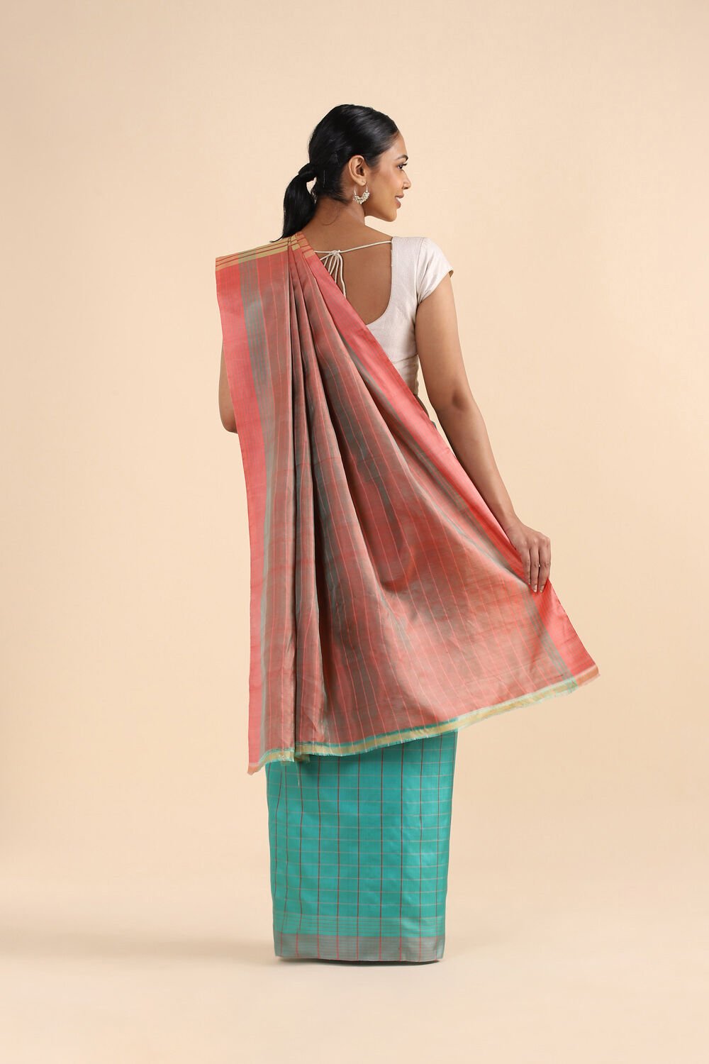 Green Pure Silk Woven Saree image number null