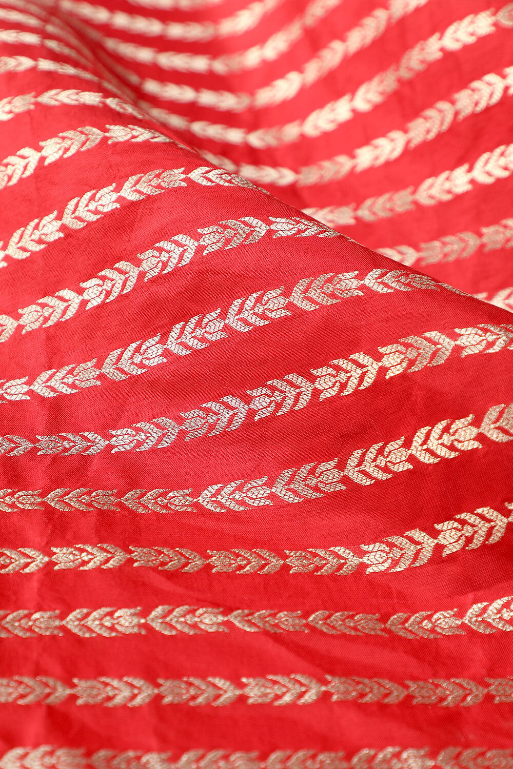 Red Contemporary Viscose Luxe Woven Saree image number null