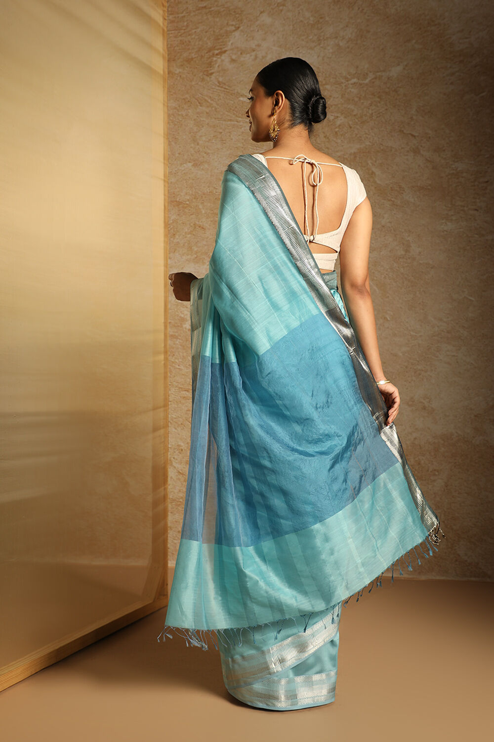 Blue Woven Pure Silk Cotton Maheswari Saree image number null