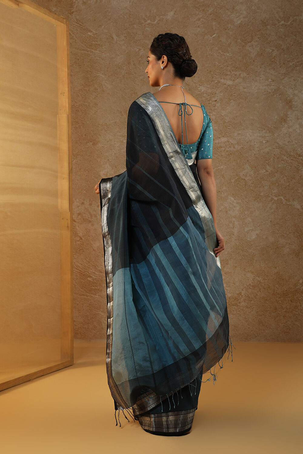 Navy Woven Pure Silk Cotton Maheshwari Saree image number null