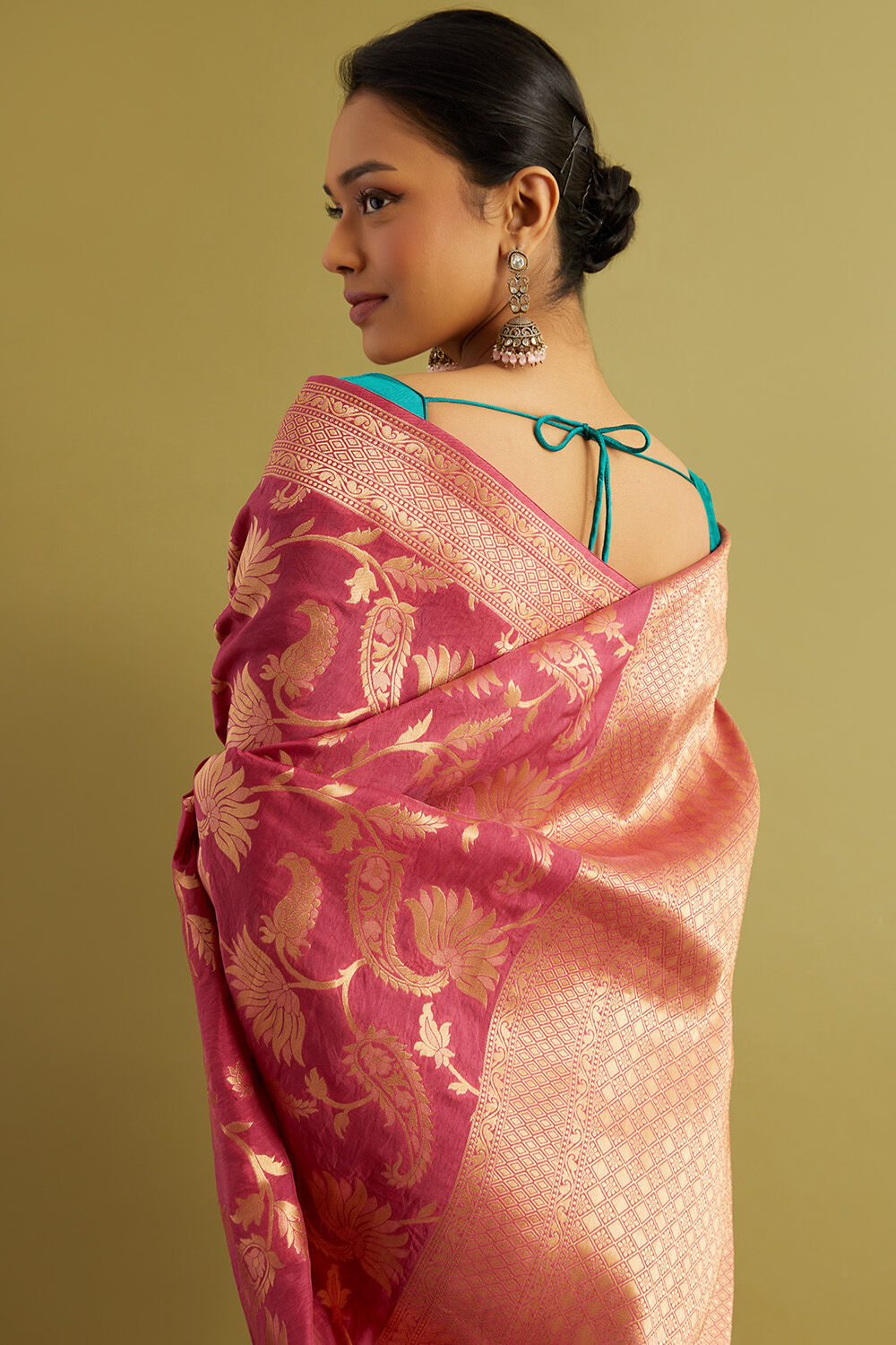 Pink Woven Viscose Luxe Saree image number null