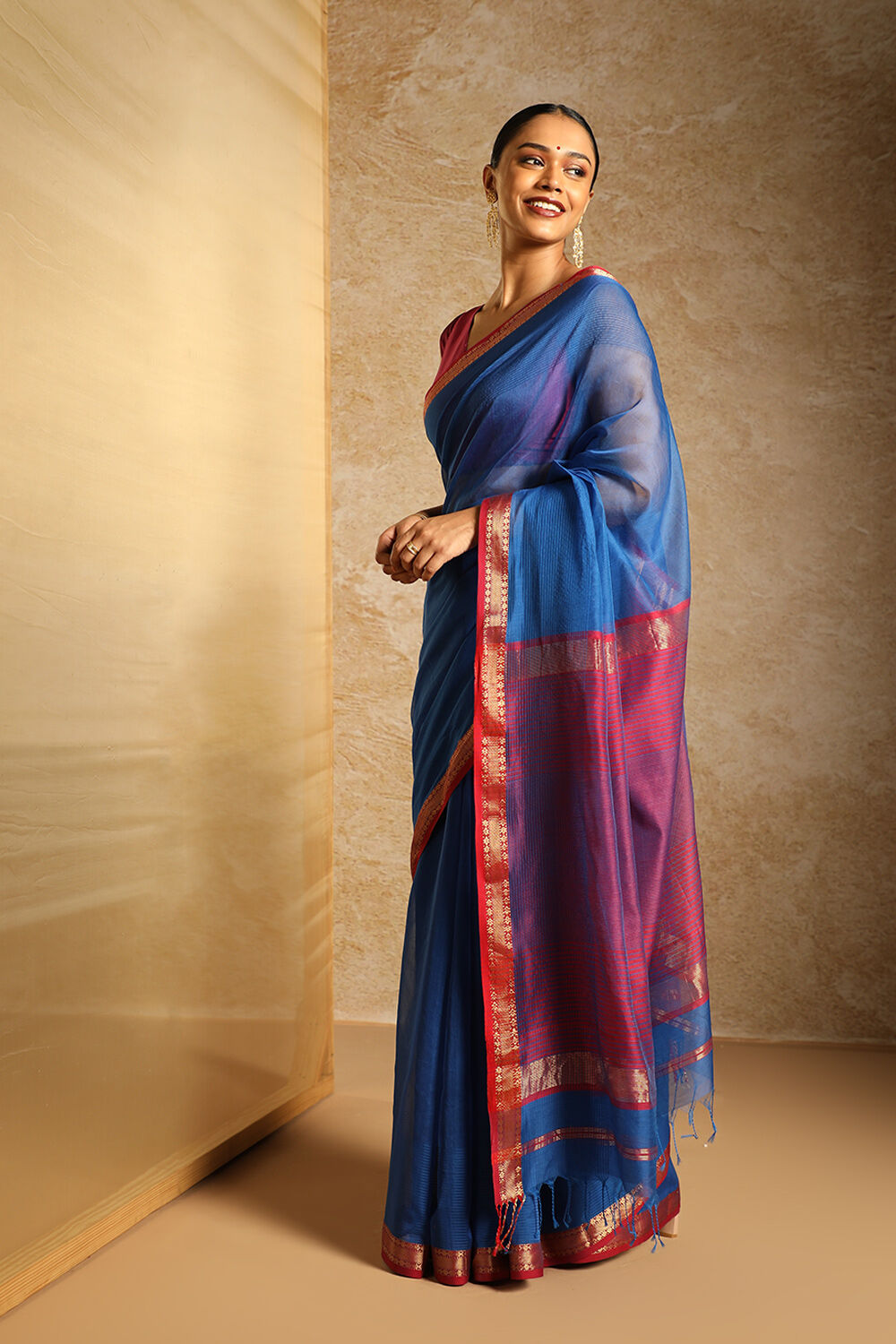 Navy Woven Pure Silk Cotton Maheswari Saree image number null