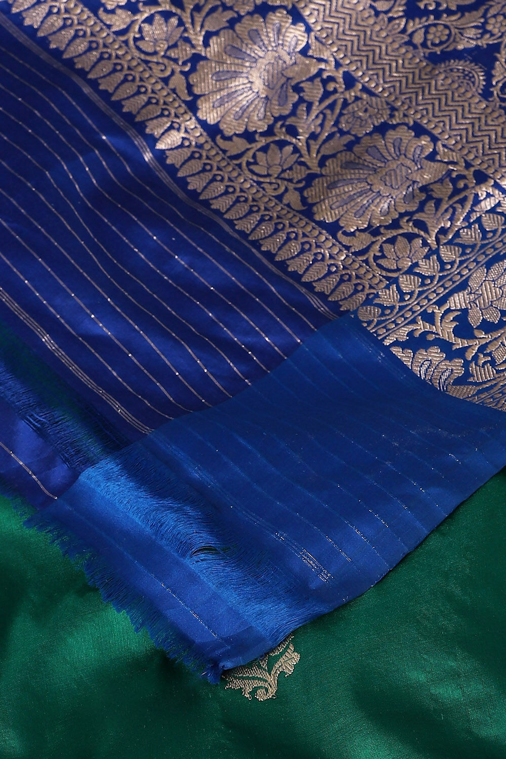 Dark Green Pure Silk Banarasi Saree image number null