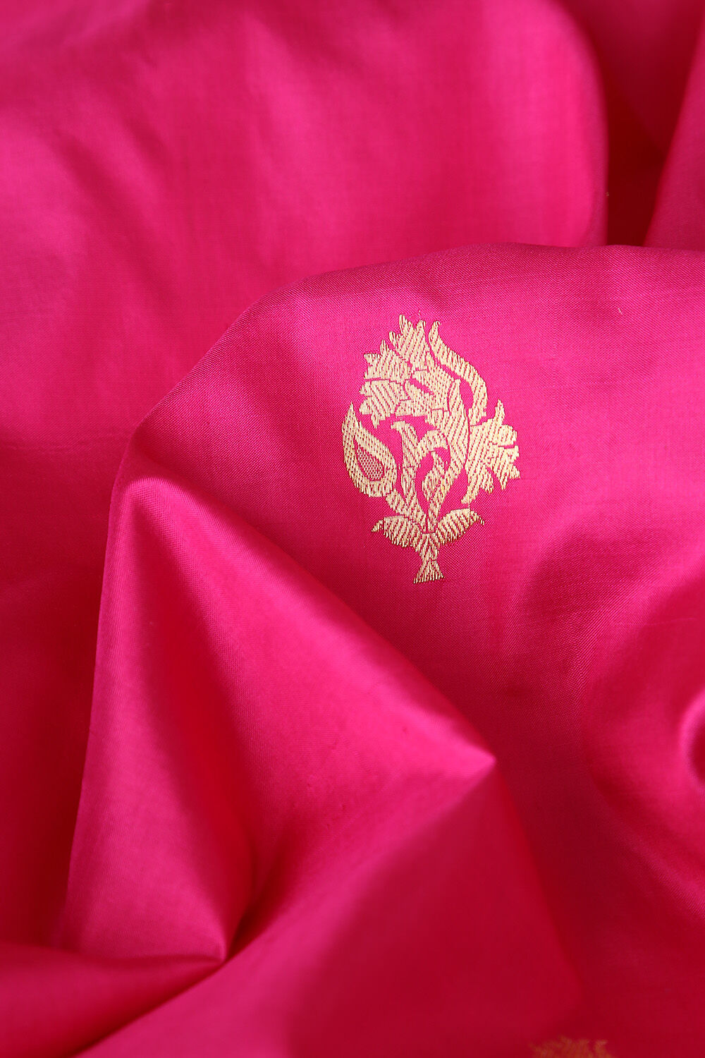 Dark Pink Pure Silk Banarasi Saree image number null