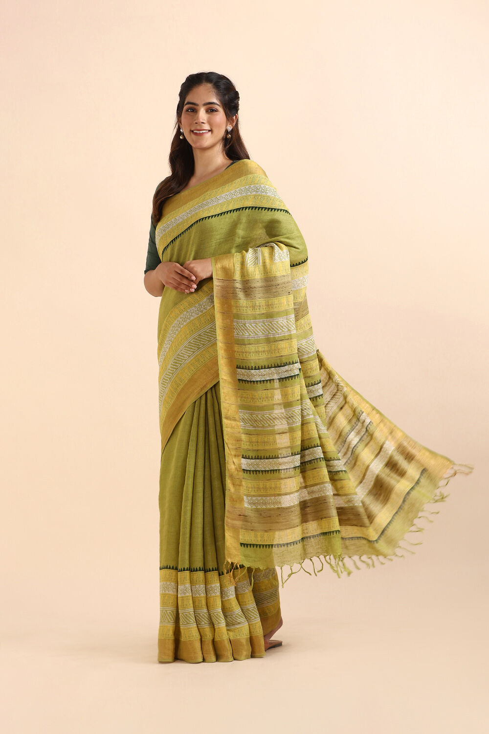 Green Pure Linen Printed Saree image number null