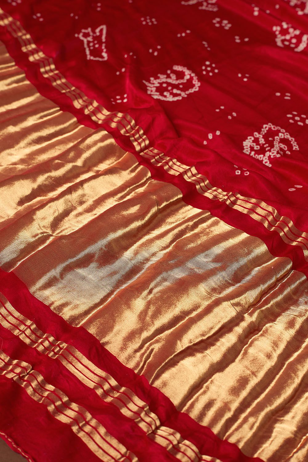 Red Gujarat Pure Silk Tie & Dye Bandhani Saree image number null