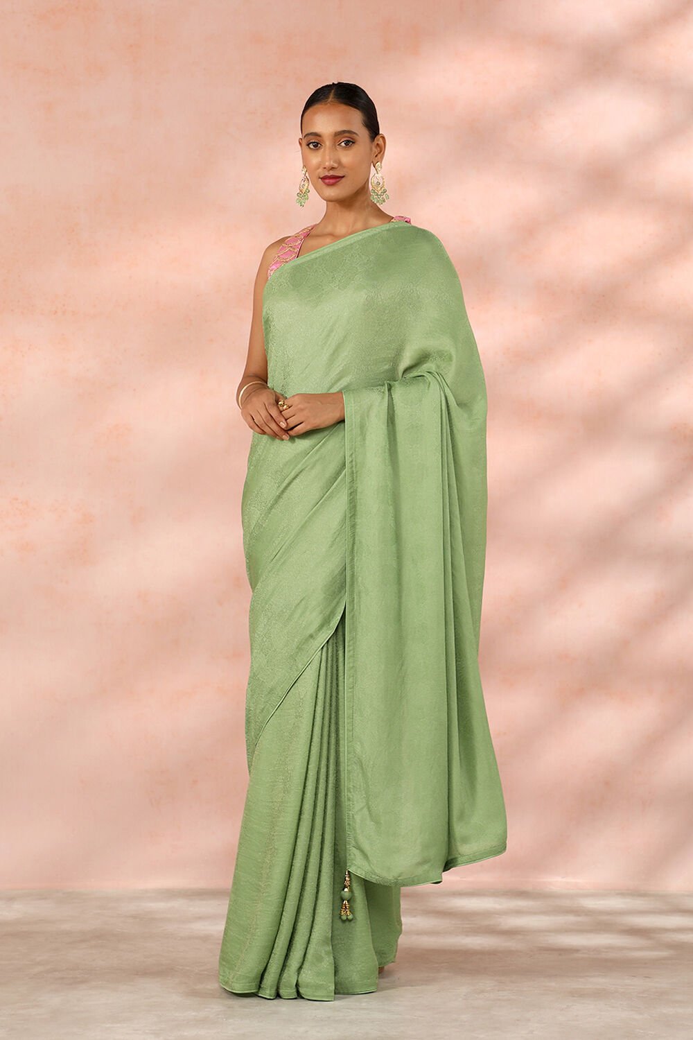 Green Contemporary Viscose Luxe Woven Saree image number null
