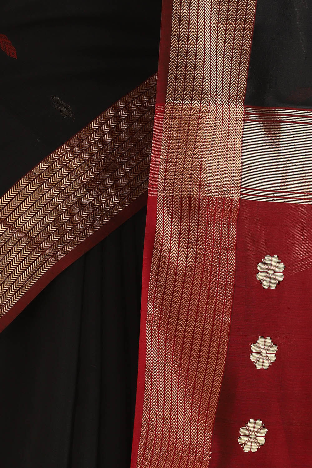 Black Pure Silk Cotton Maheshwari Saree image number null