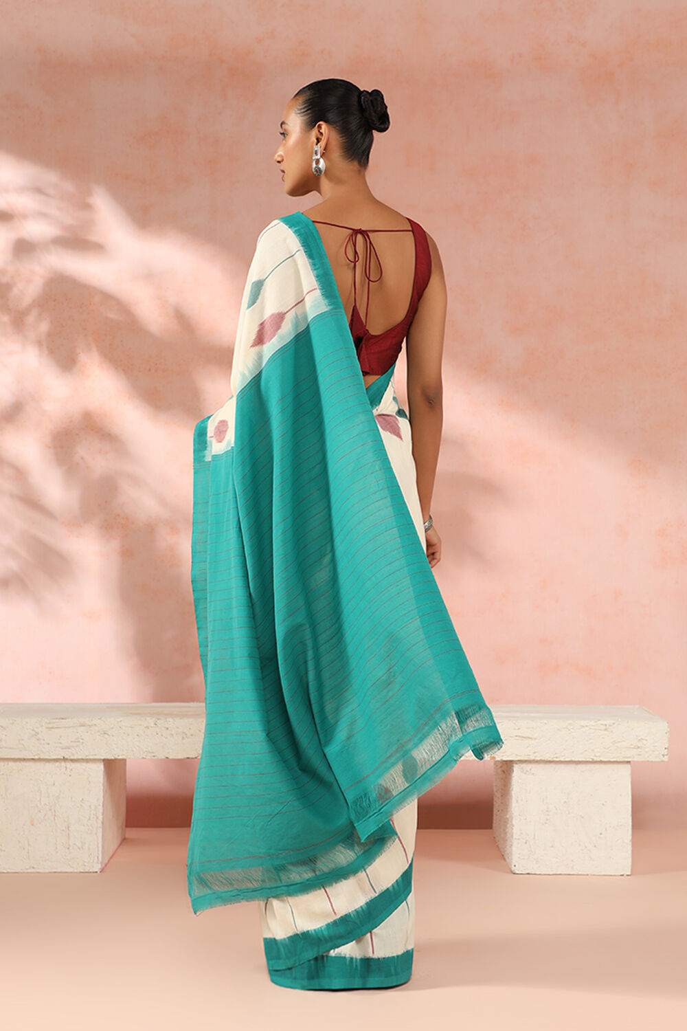 Off-White Pochampalli Pure Cotton Ikat Saree image number null