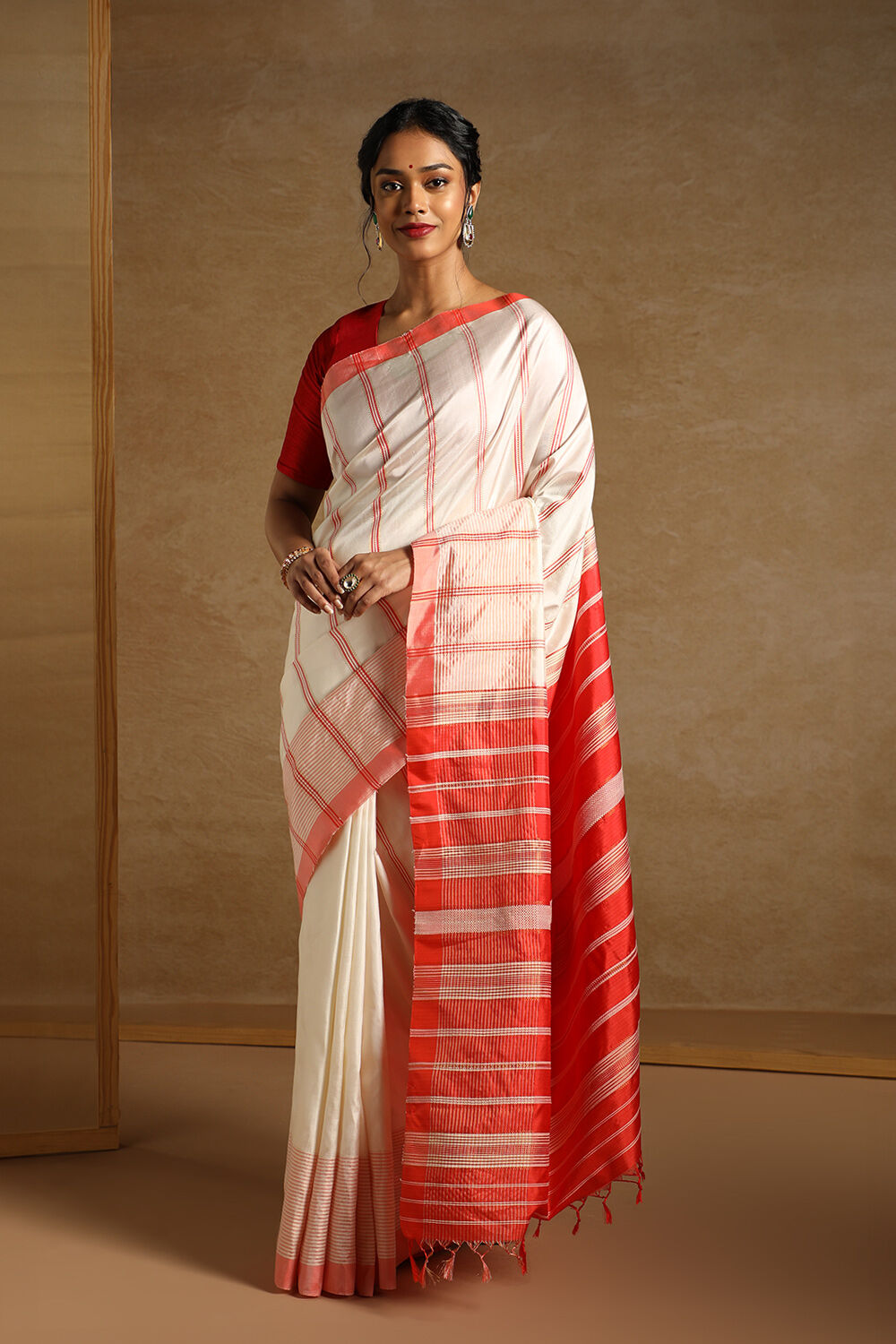 Off White Pure Silk Woven Bengali Saree image number null