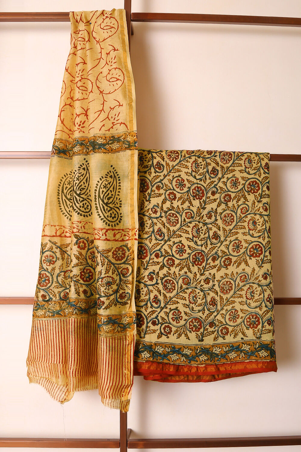 Off-white Kalamkari Pure Silk Cotton Suit Set image number null