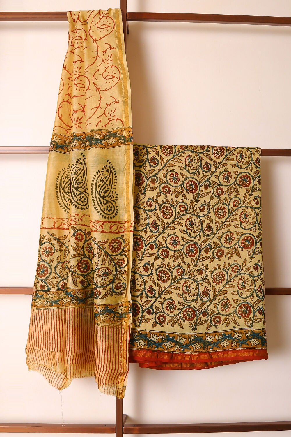 Off-white Kalamkari Pure Silk Cotton Suit Set image number null