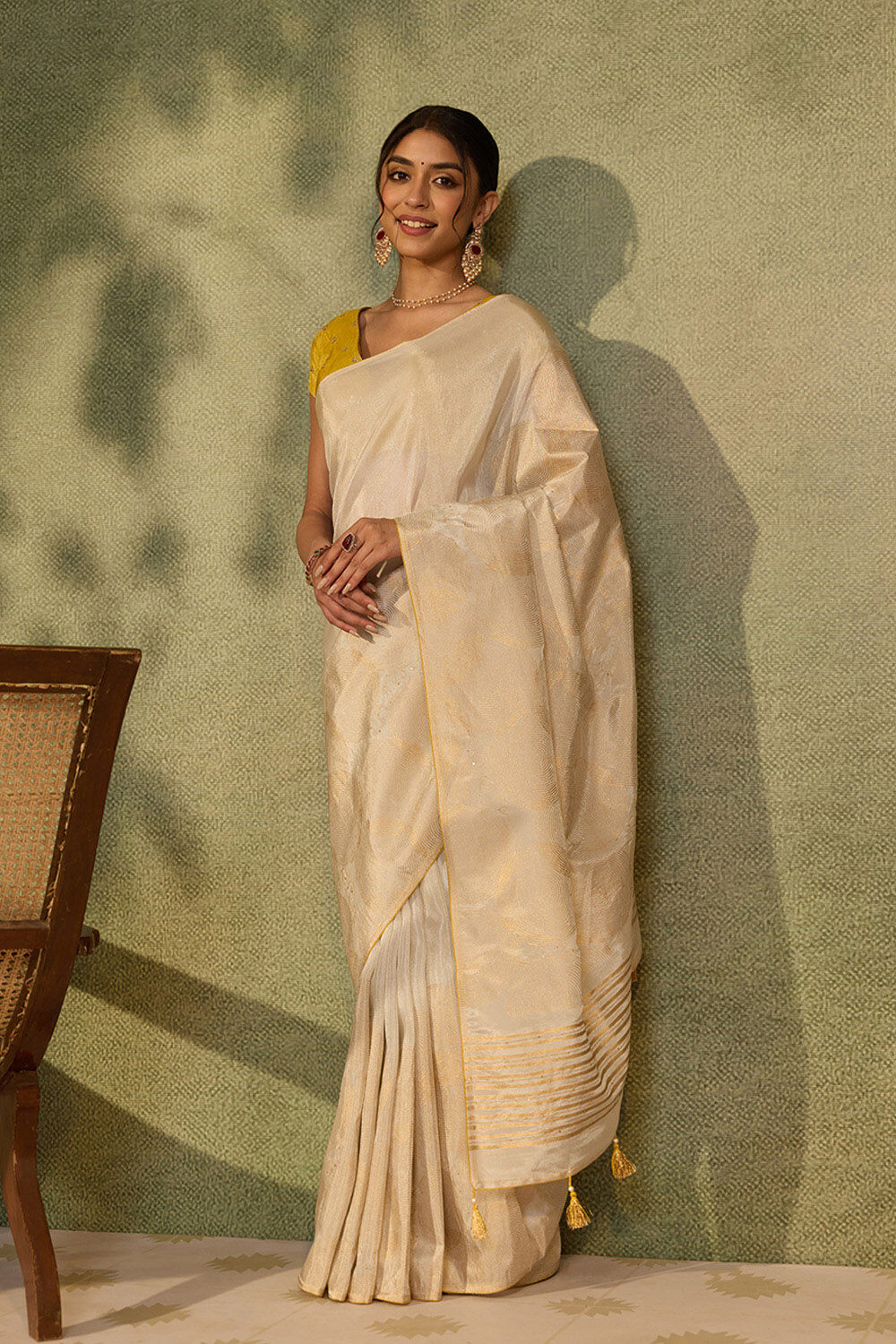 Off White Viscose Tissue Printed Embroidered Saree image number null