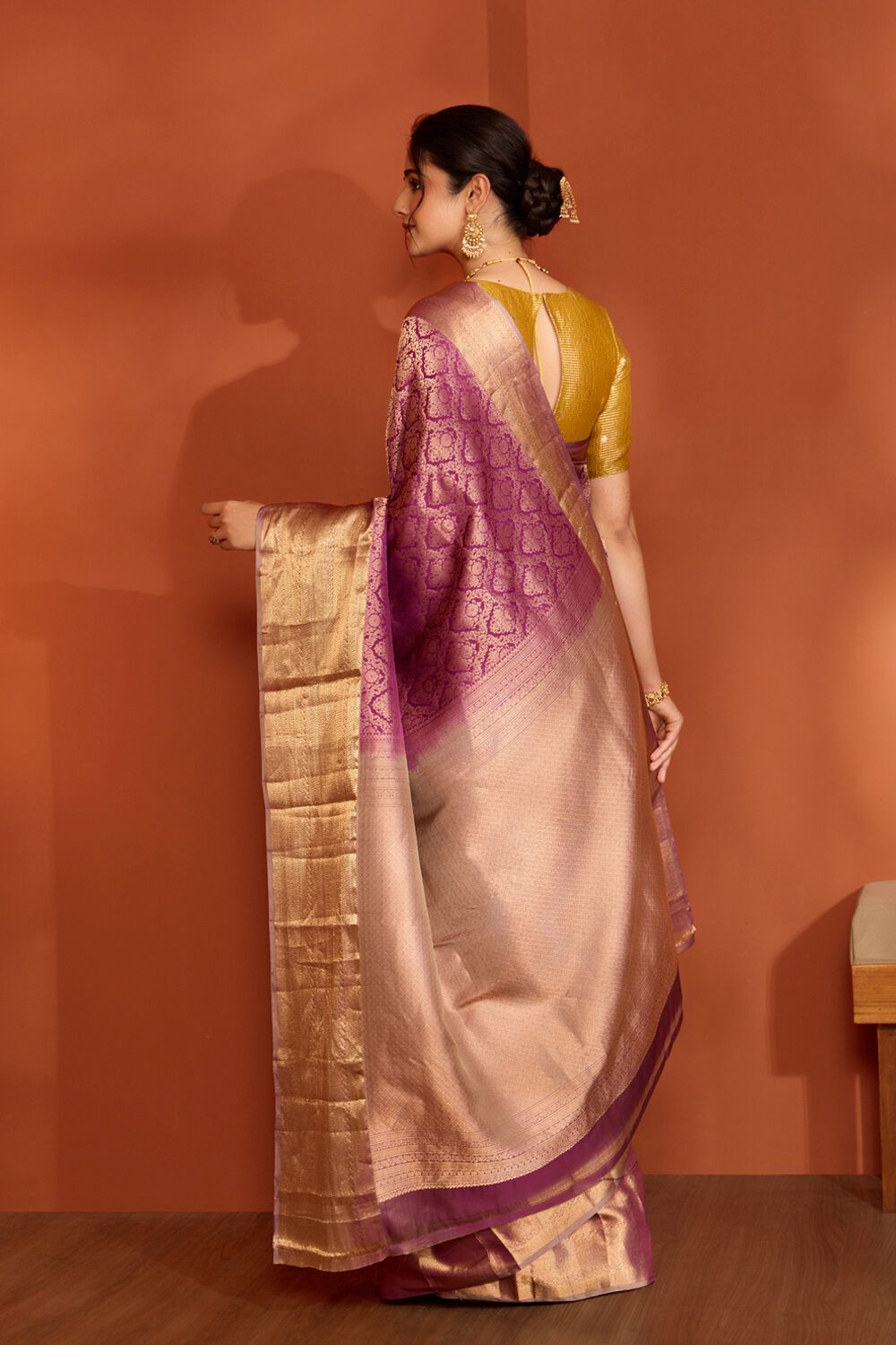 Dark Violet Woven Kanjeevaram Inspired Design Silk Viscose Saree image number null