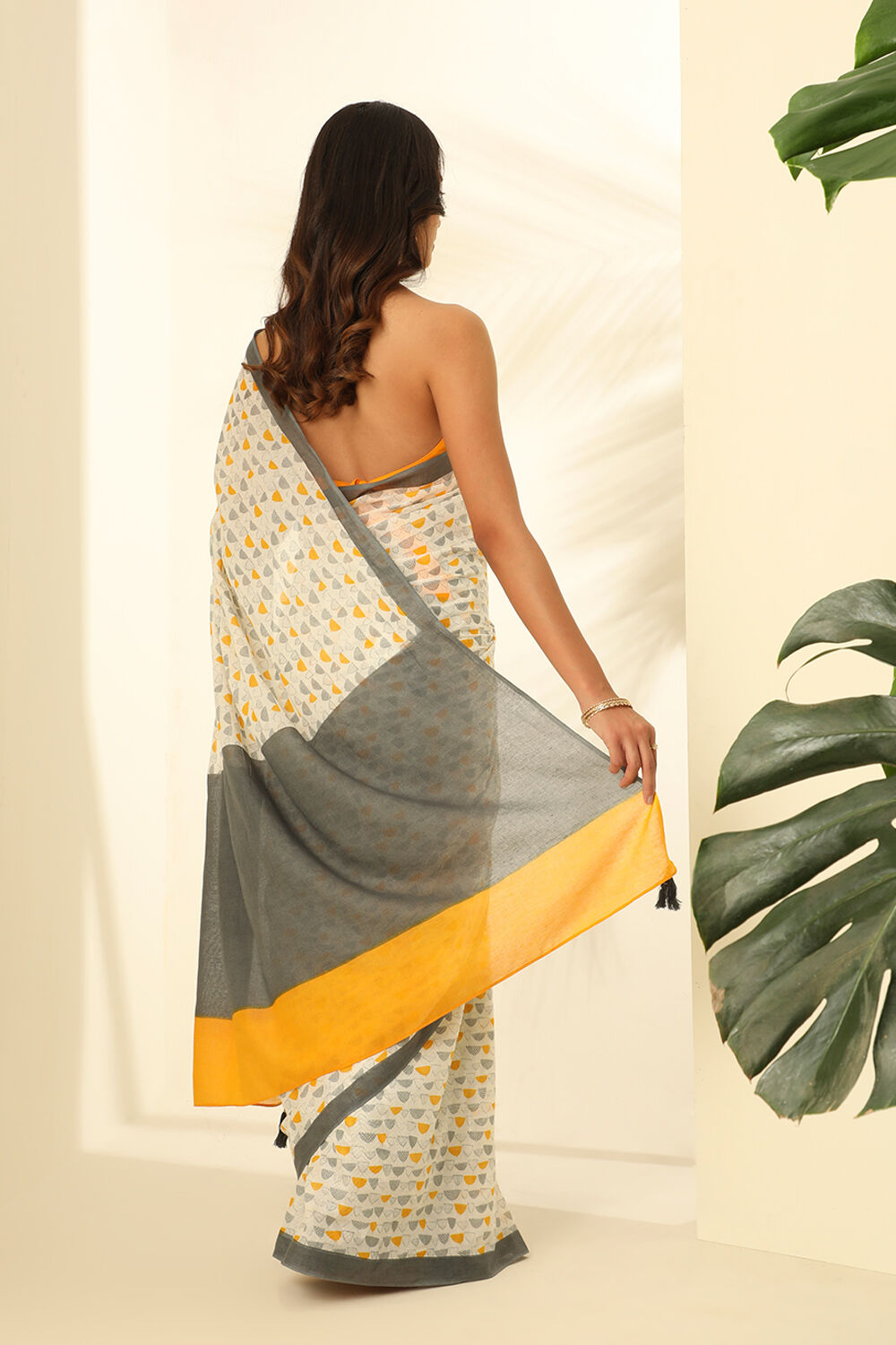 Off White Pure Cotton Mulmul Printed Bengali Saree image number null