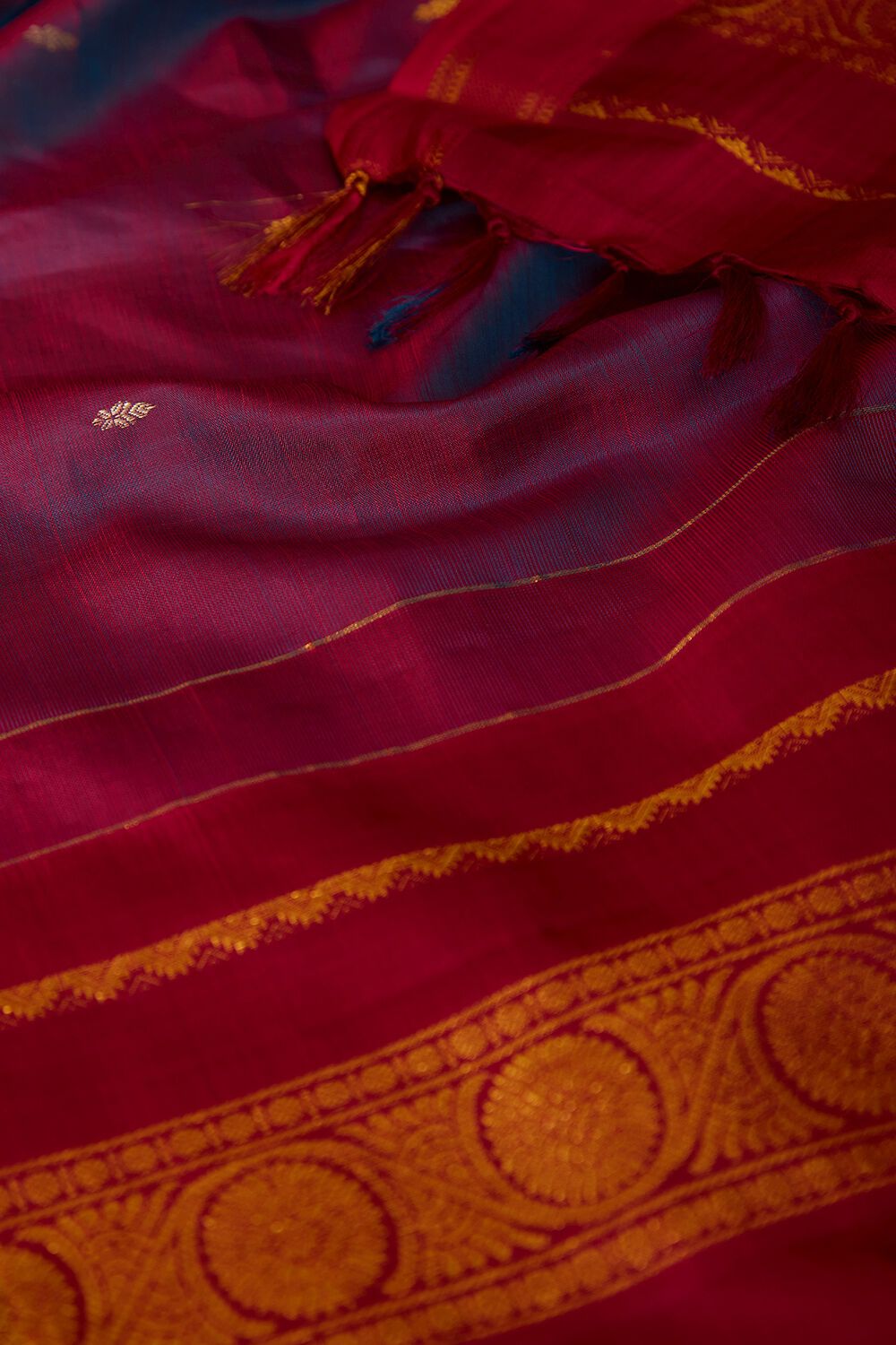 Violet Pure Silk Woven Kanjivaram Saree image number null