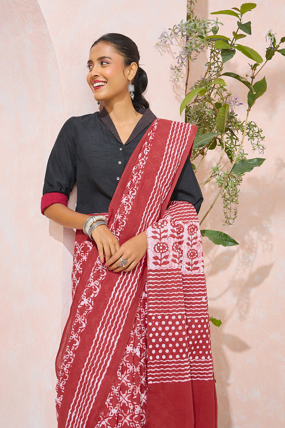 Red Ujjain Pure Cotton Batik Saree image number null