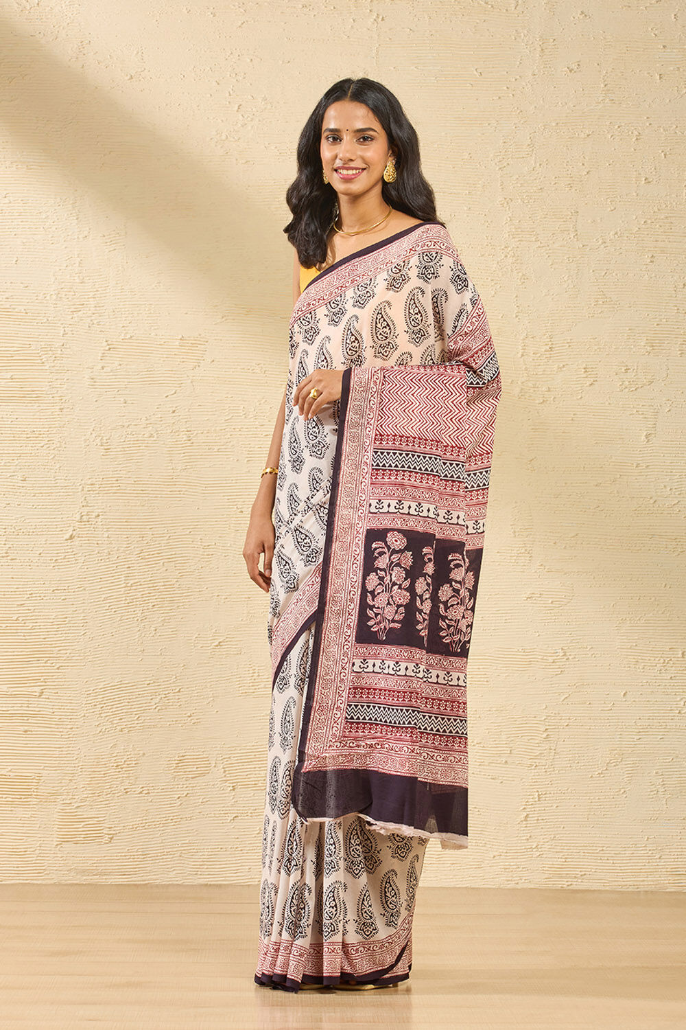 White Bagh Block Printed Pure Cotton Saree image number null