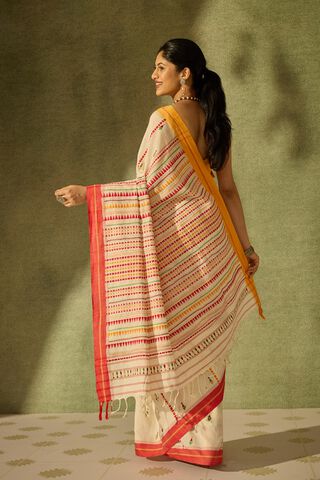 Off White Bengal Pure Cotton Kantha Embroidered Saree thumbnail image number null