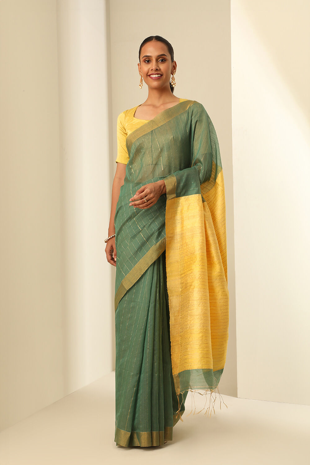 Green Pure Silk Cotton Woven Bengali Saree image number null