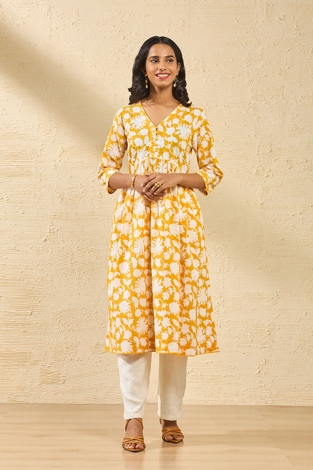 Yellow Screen Printed Pure Cotton Kurta image number null