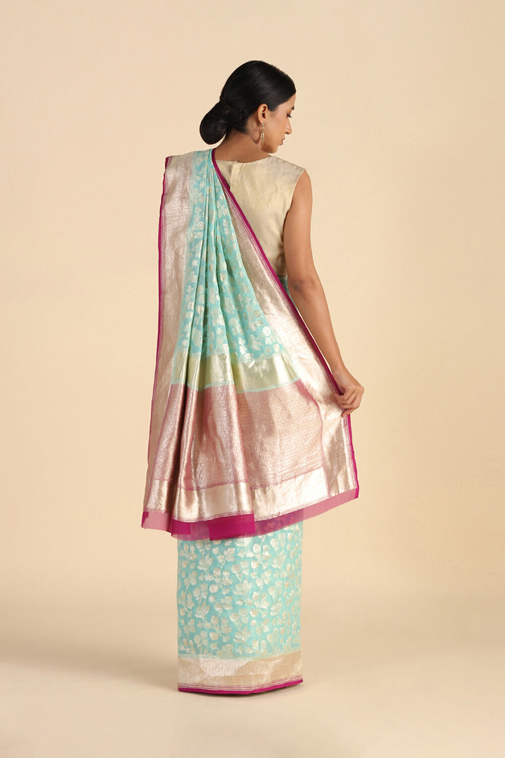 Green Handwoven Banarasi Pure Georgette Saree image number null