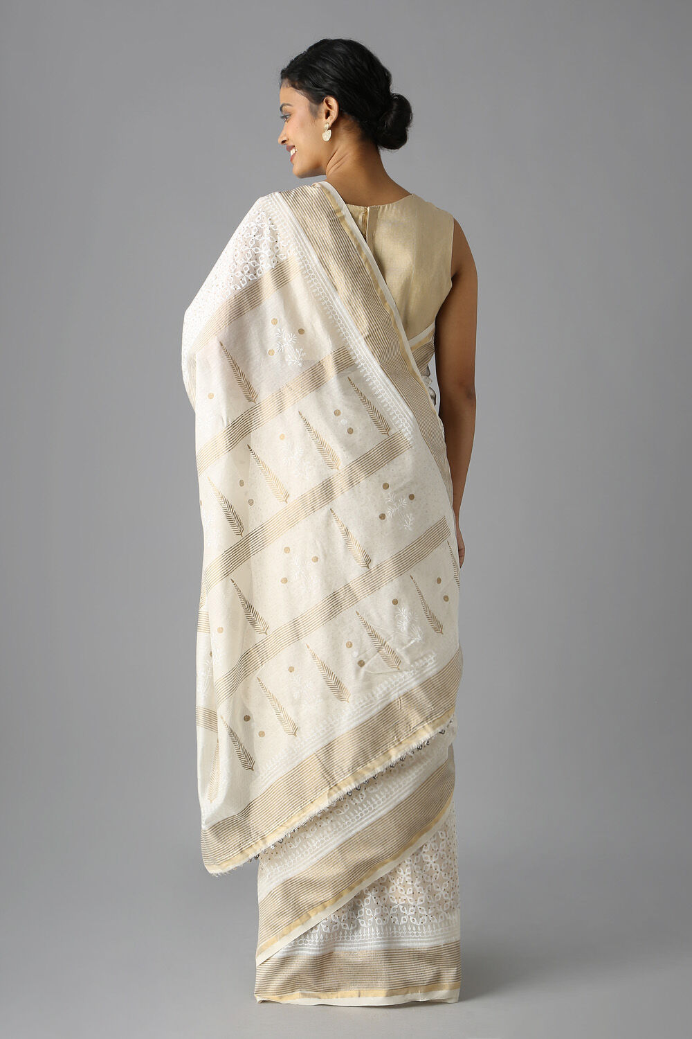 Off White Pure Silk Cotton Hand Printed Saree image number null