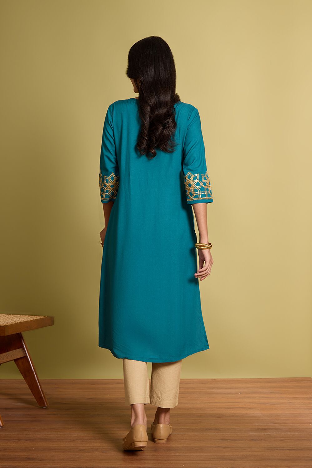 Green Viscose Embroidered Kurta image number null