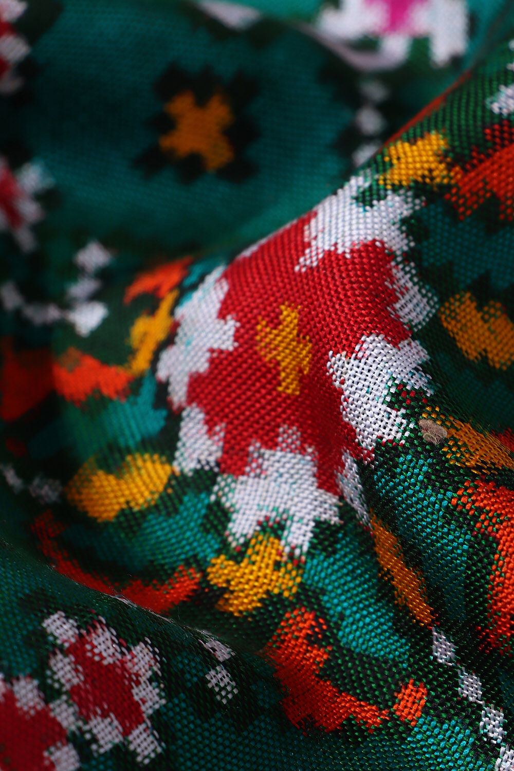 Green Silk Patan Patola Navaratna Bhat Ikat Saree image number null
