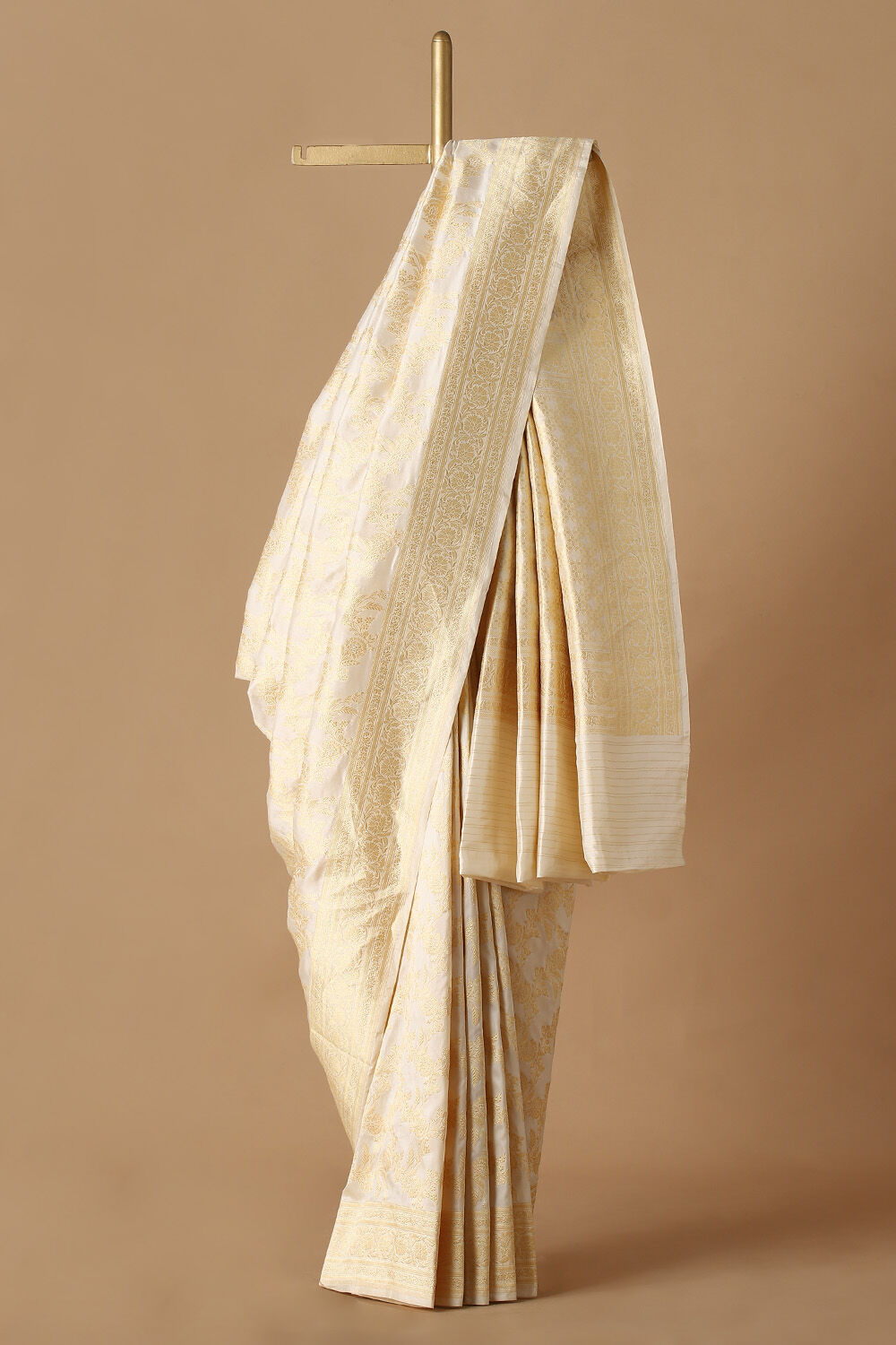 Off White Pure Silk Banarasi Saree image number null