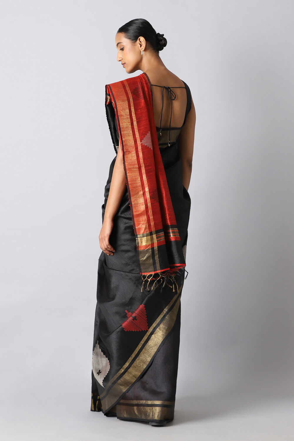 Black Pure Tussar Silk Bhagalpuri Saree image number null
