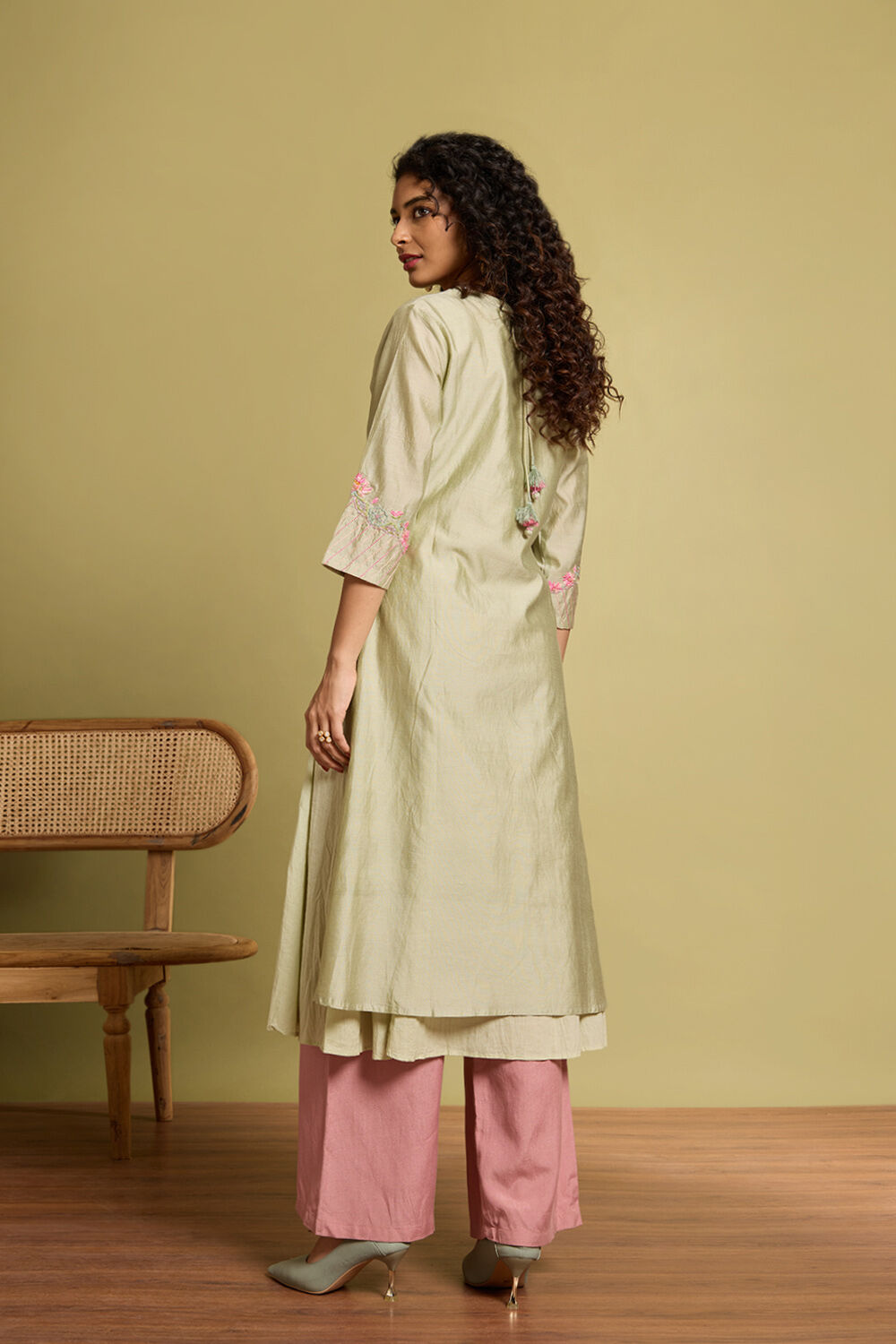 Light Green Pure Silk Cotton Embroidered Kurta Set image number null