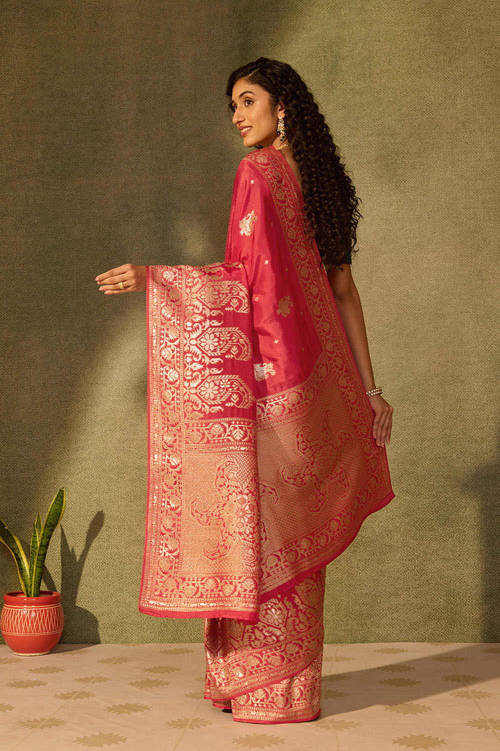 Red Pure Viscose Woven Saree image number null