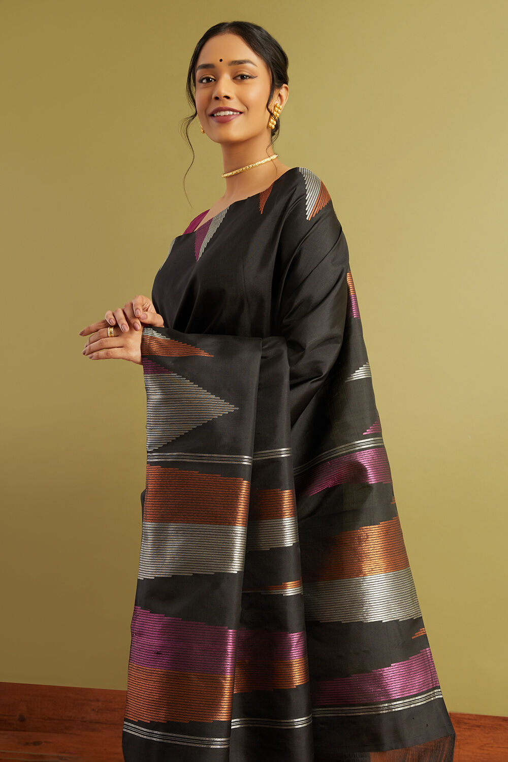 Black Woven Pure Silk Kanjivaram Saree image number null