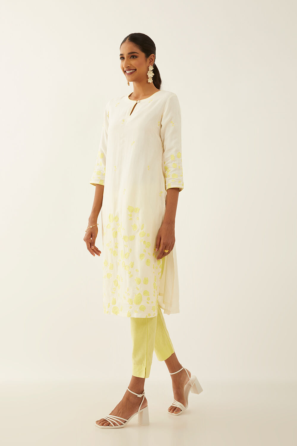 Off White Viscose Embroidered Kurta image number null