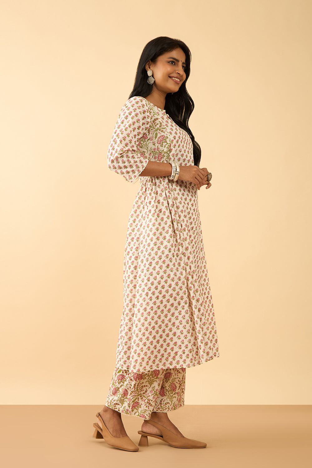 Off White Printed Sanganeri Pure Cotton Kurta Set image number null
