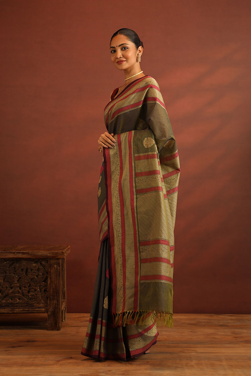 Violet South Pure Cotton Woven Saree image number null