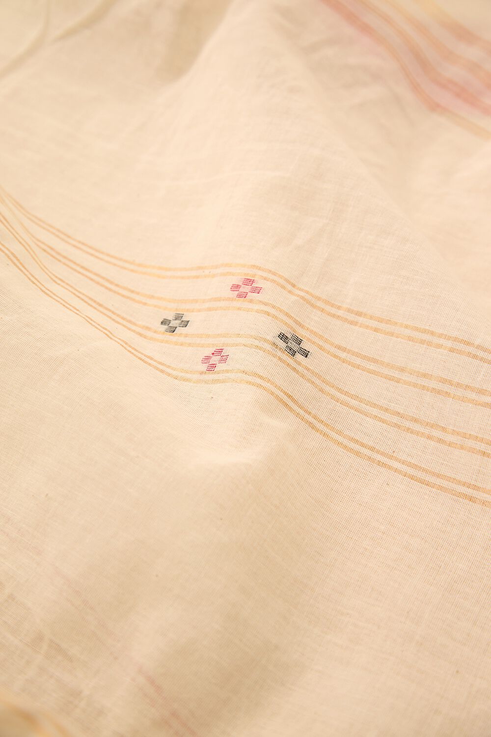 Off White Bengal Pure Cotton Jamdani Saree image number null