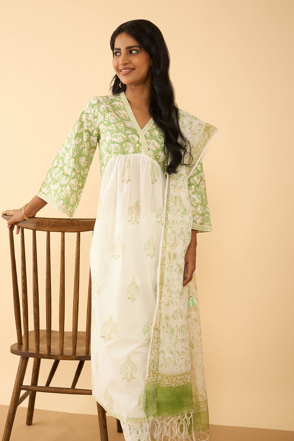 Off White Printed Sanganeri Pure Cotton Kurta Set image number null