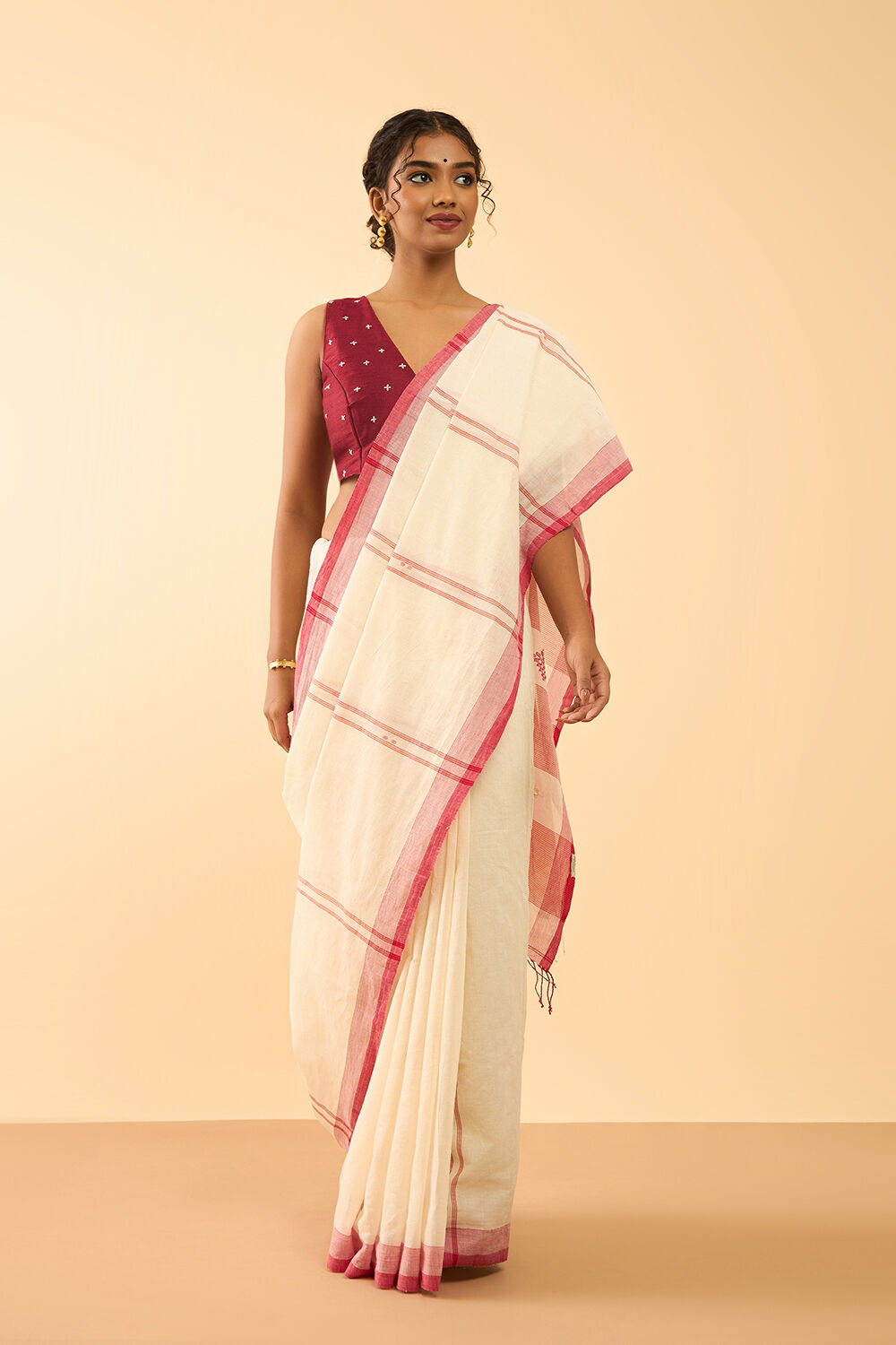 Off White Bengal Pure Cotton Jamdani Saree image number null