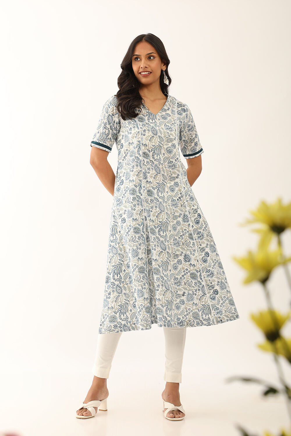 Off White Cotton Block Printed Sanganeri Kurta image number null