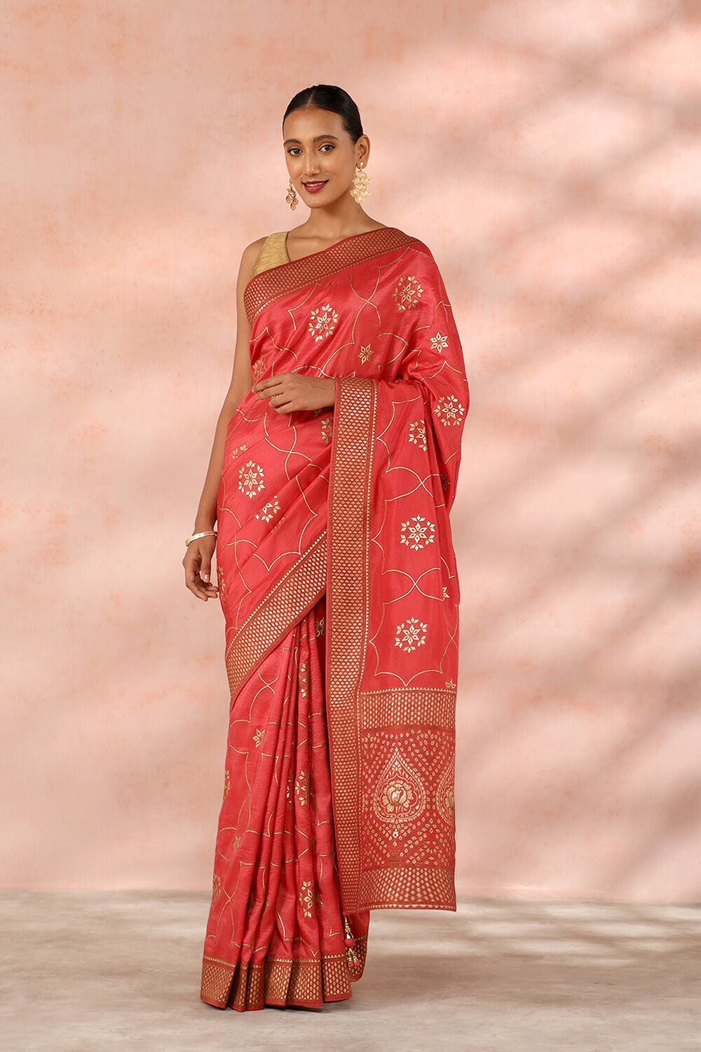 Red Contemporary Viscose Luxe Woven Saree image number null