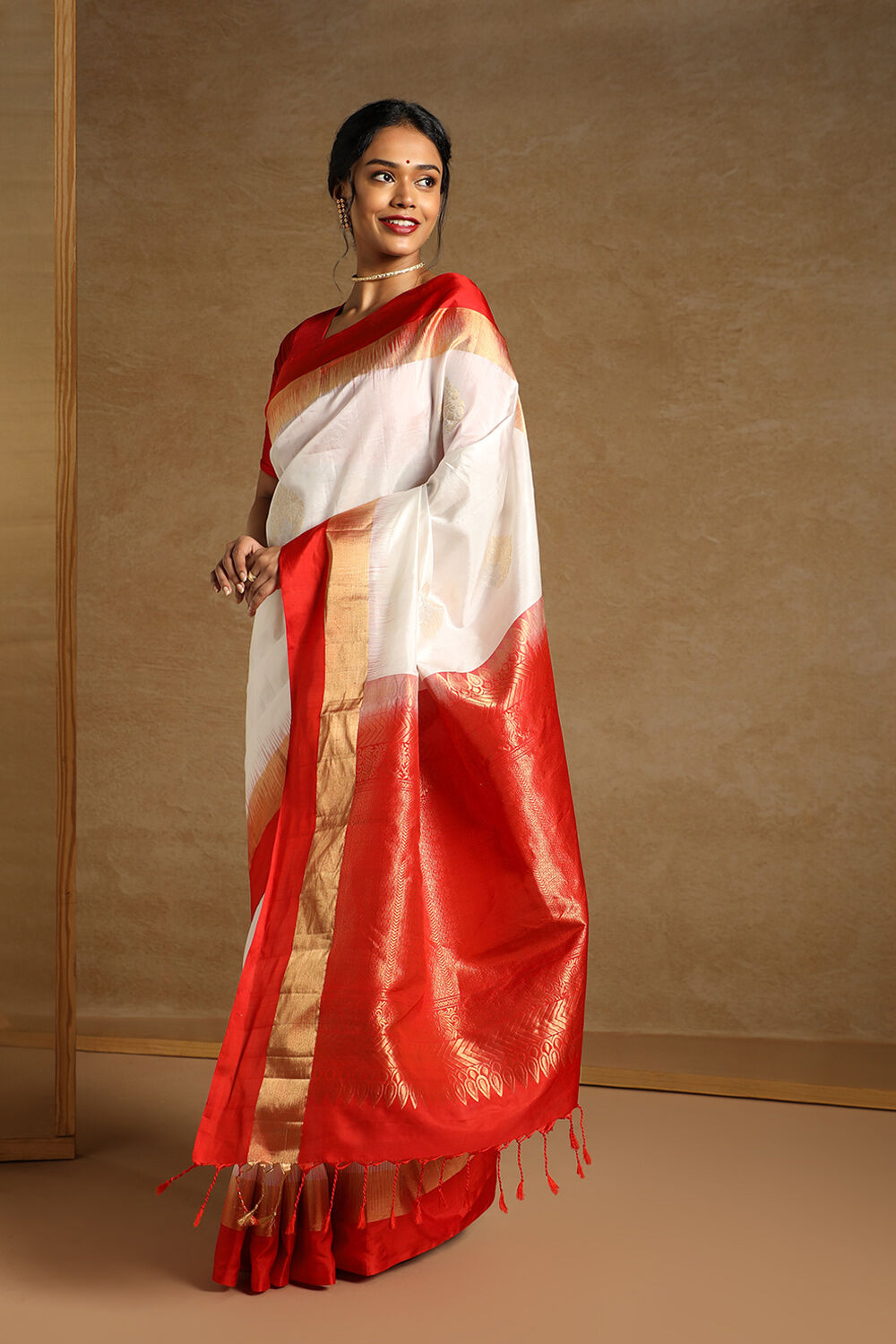 Off White Pure Soft Silk Saree image number null