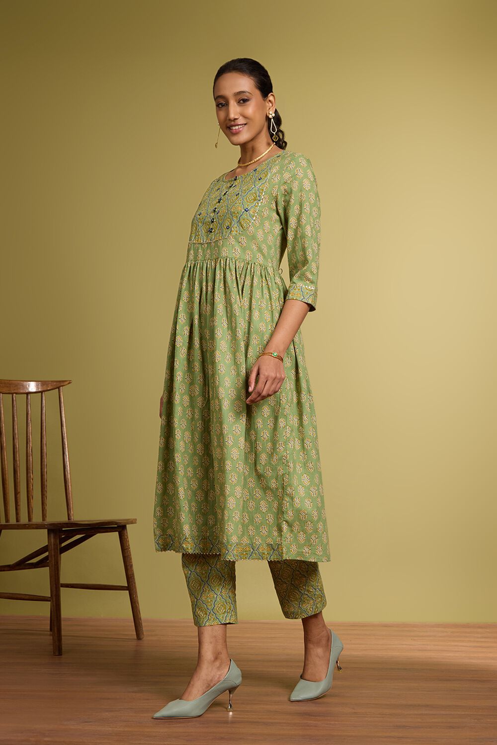 Green Screen Printed Pure Cotton Kurta Set image number null
