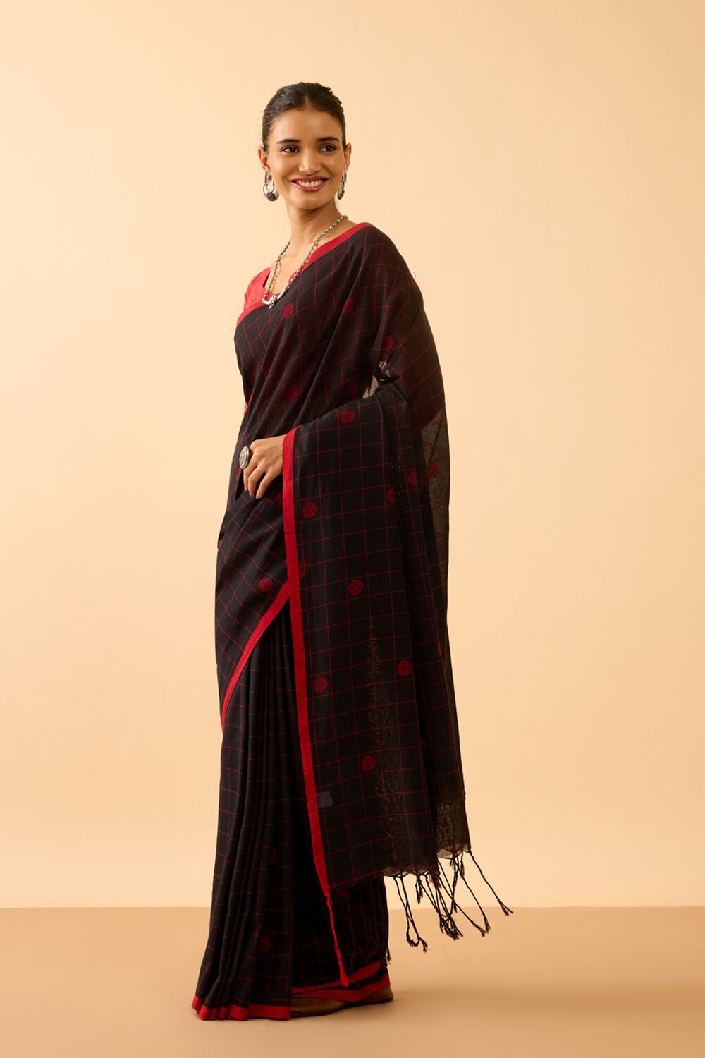 Black Bengal Pure Cotton Jamdani Saree image number null