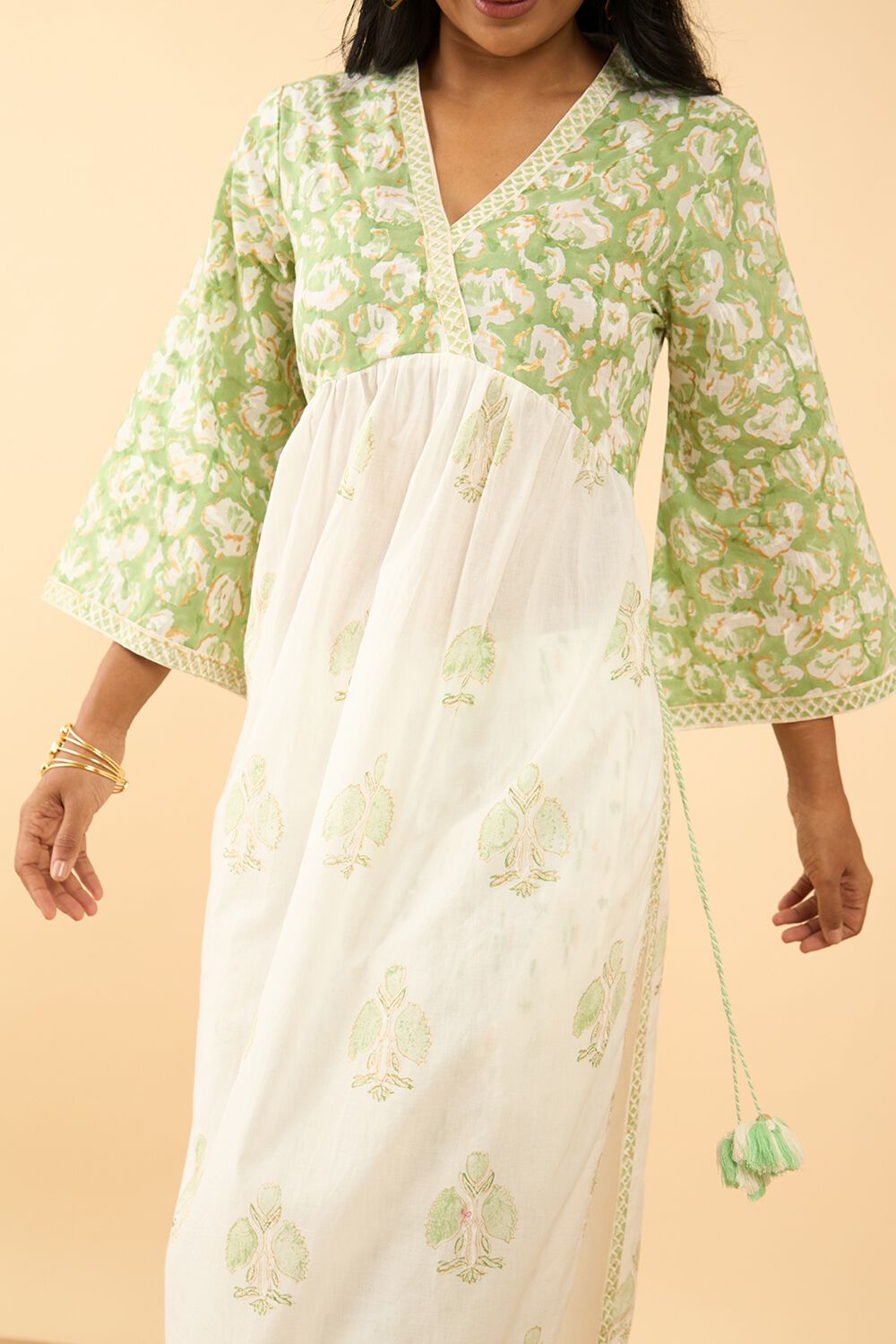 Off White Printed Sanganeri Pure Cotton Kurta Set image number null