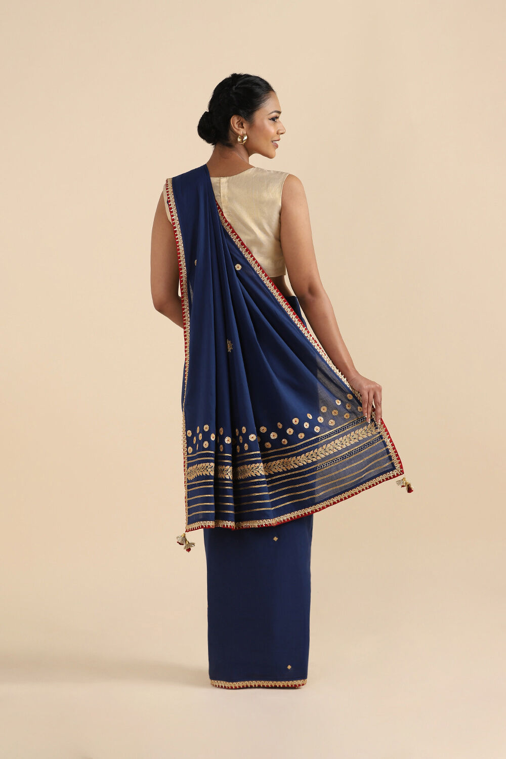 Blue Pure Cotton Embroidered Saree image number null