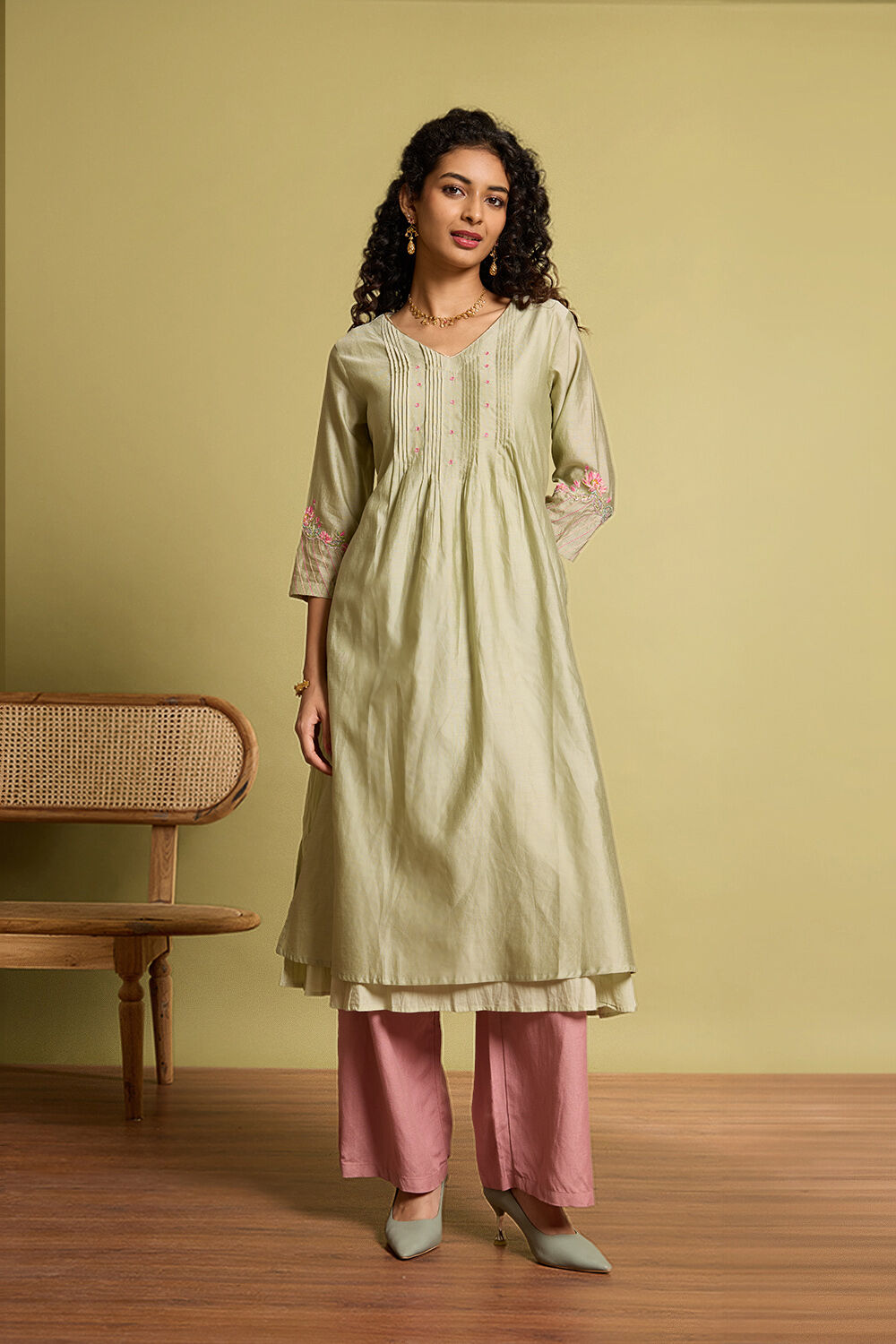 Light Green Pure Silk Cotton Embroidered Kurta Set image number null